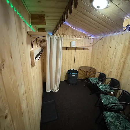 Udany Obok Gondoli Bed & Breakfast 3*