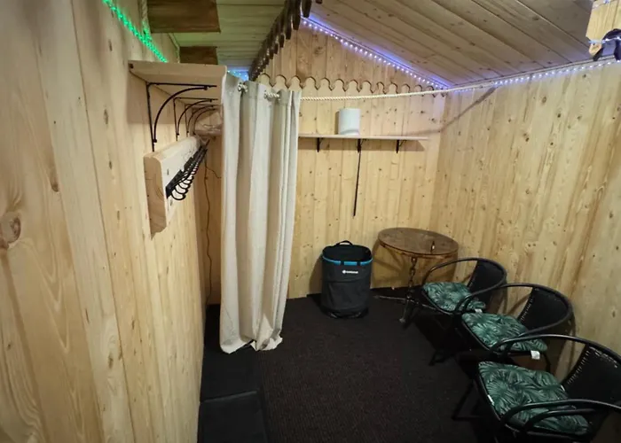 Udany Obok Gondoli Bed & Breakfast 3*